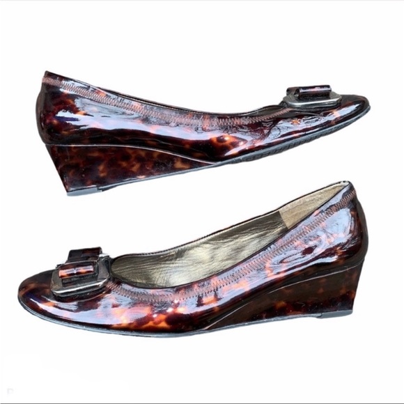 Stuart Weitzman Wedge Tortoise Shell Leather Wedge Flats Buckle Dress Heels - Picture 1 of 10